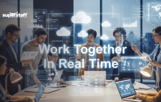 Nearshore SaaS development team in Colombia collaborating with clients to deliver software solutions without time zone delays.